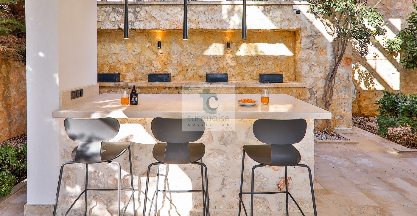 Villa Lavaya Outside Bar Ground Floor