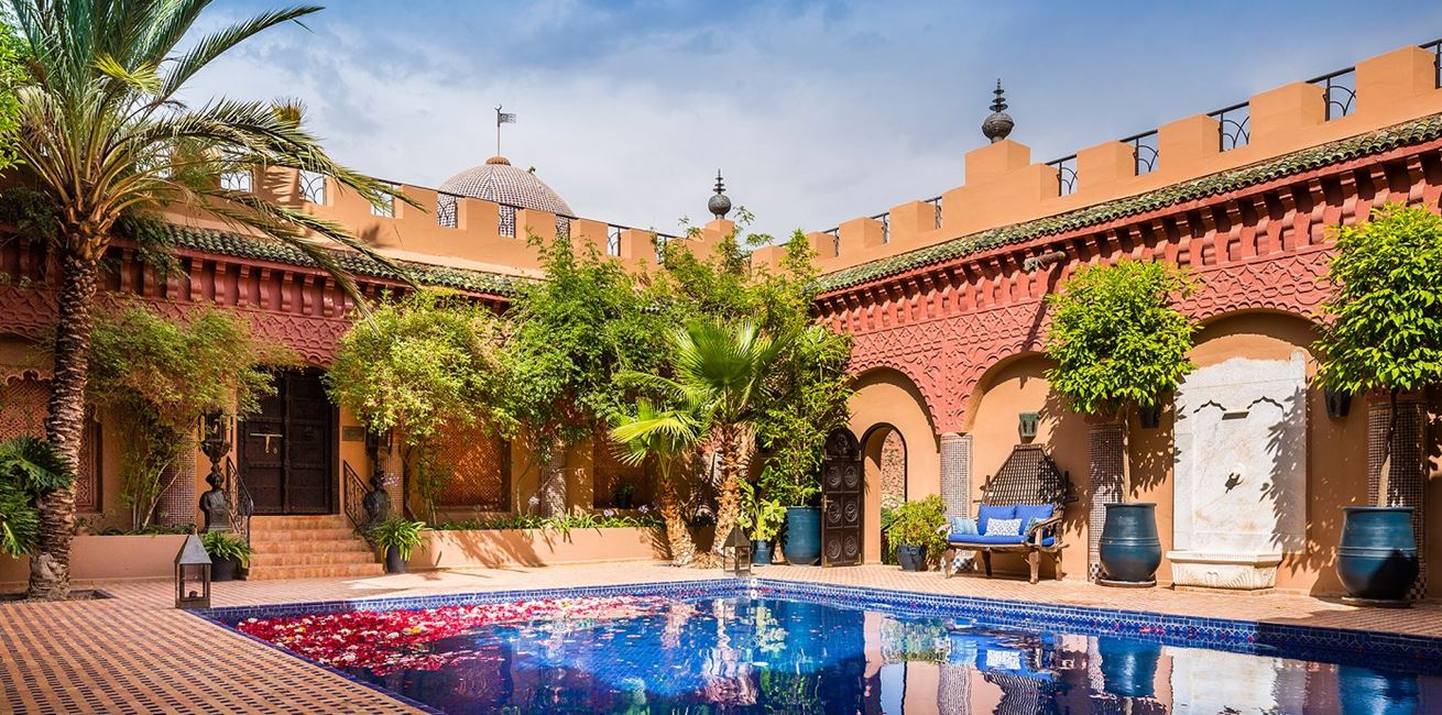 29 Kasbah Tamadot Reflecting Pool Day