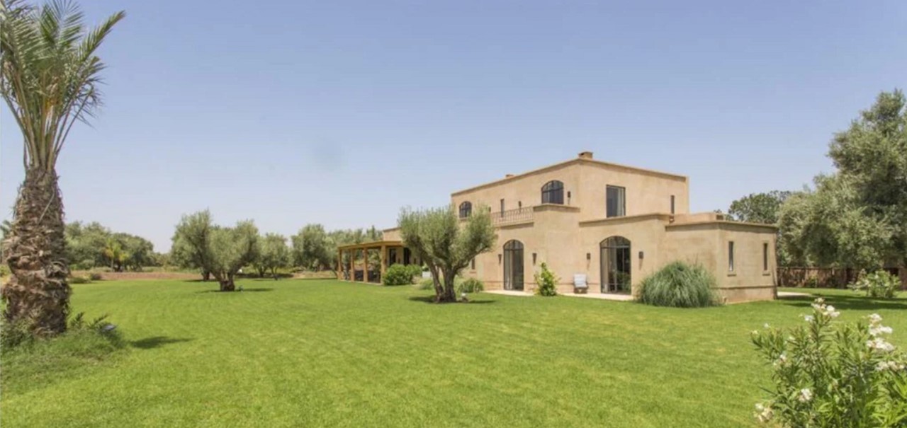 002 Villa Flo Outside