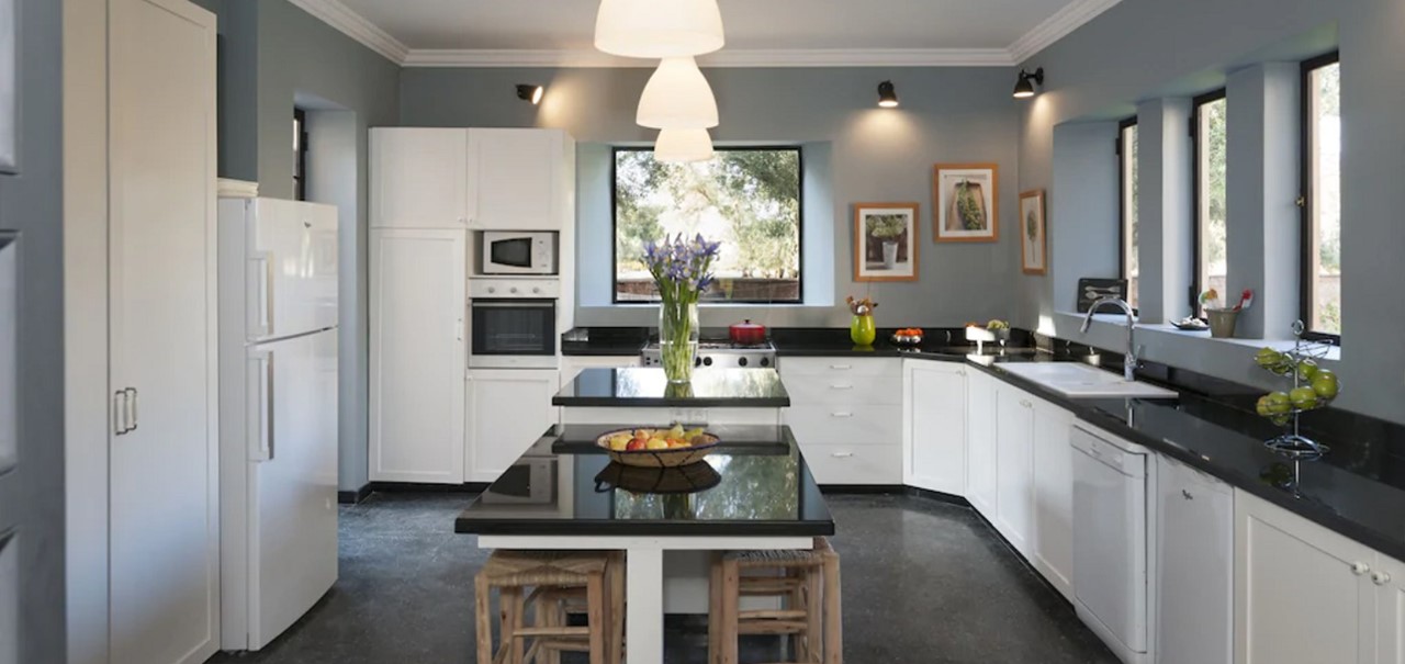 023 Villa Flo Inside