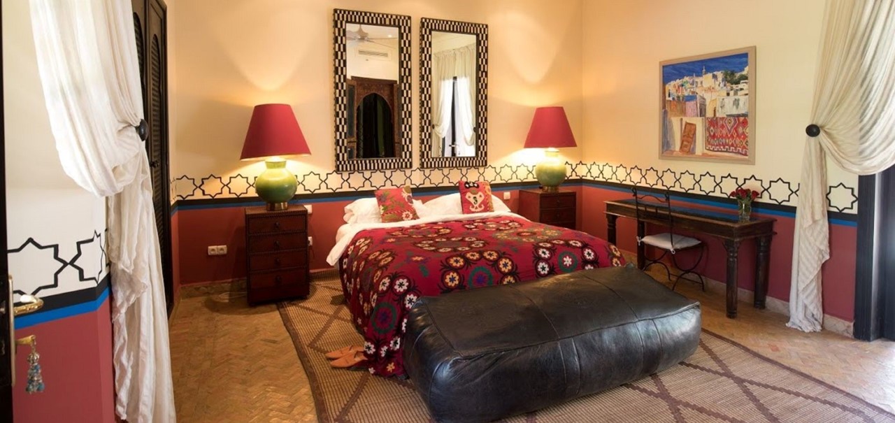 7 Bedroom With Mirrors