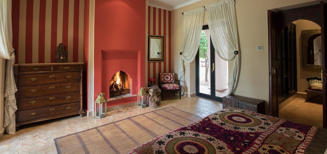 9Bedrrom With Stripes