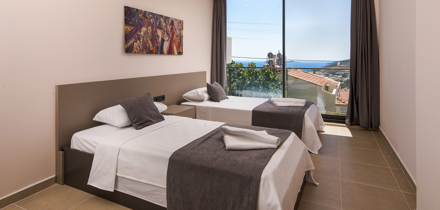 Basement Twin Bedroom 2