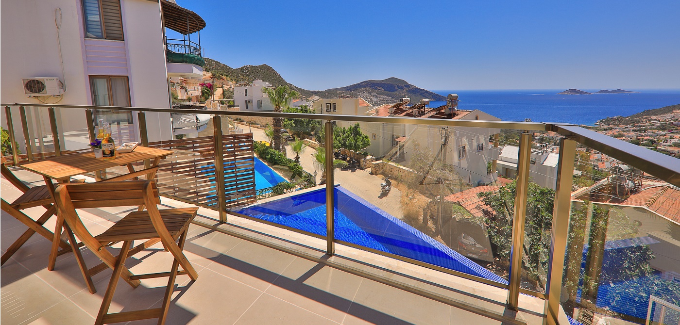 First Floor Balcony 3