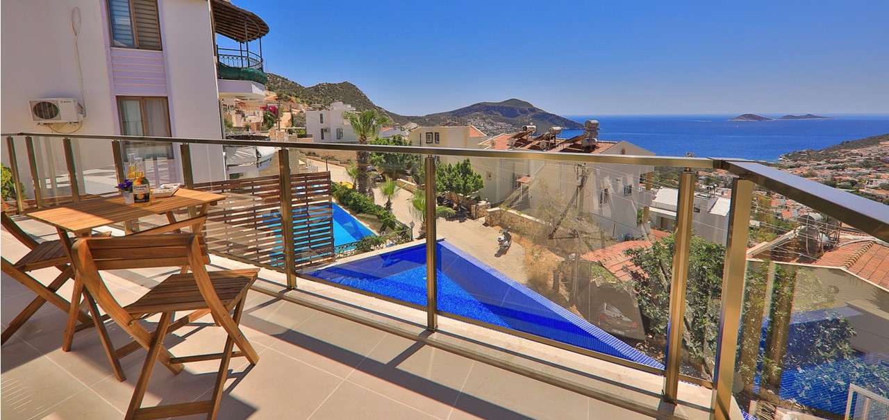 First Floor Balcony 3