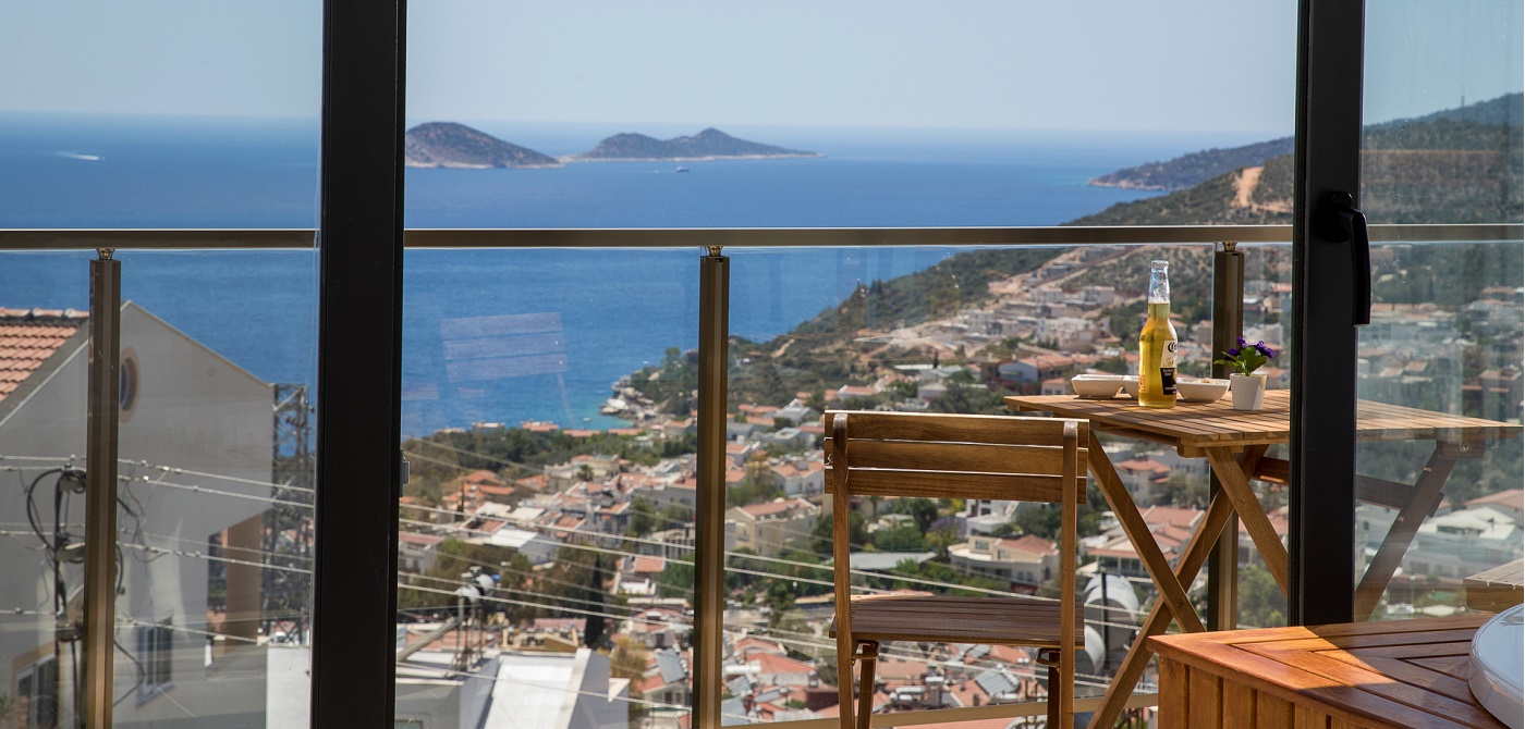 First Floor Balcony 4