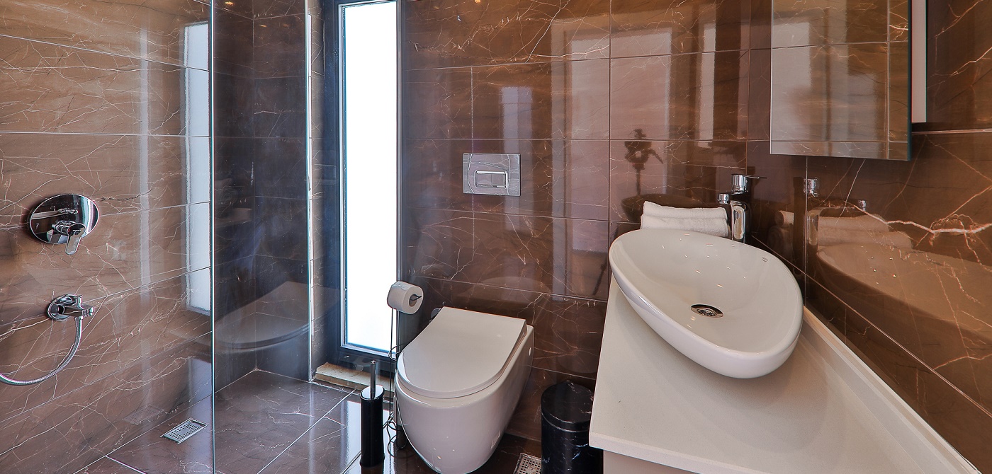 First Floor Bathroom 2