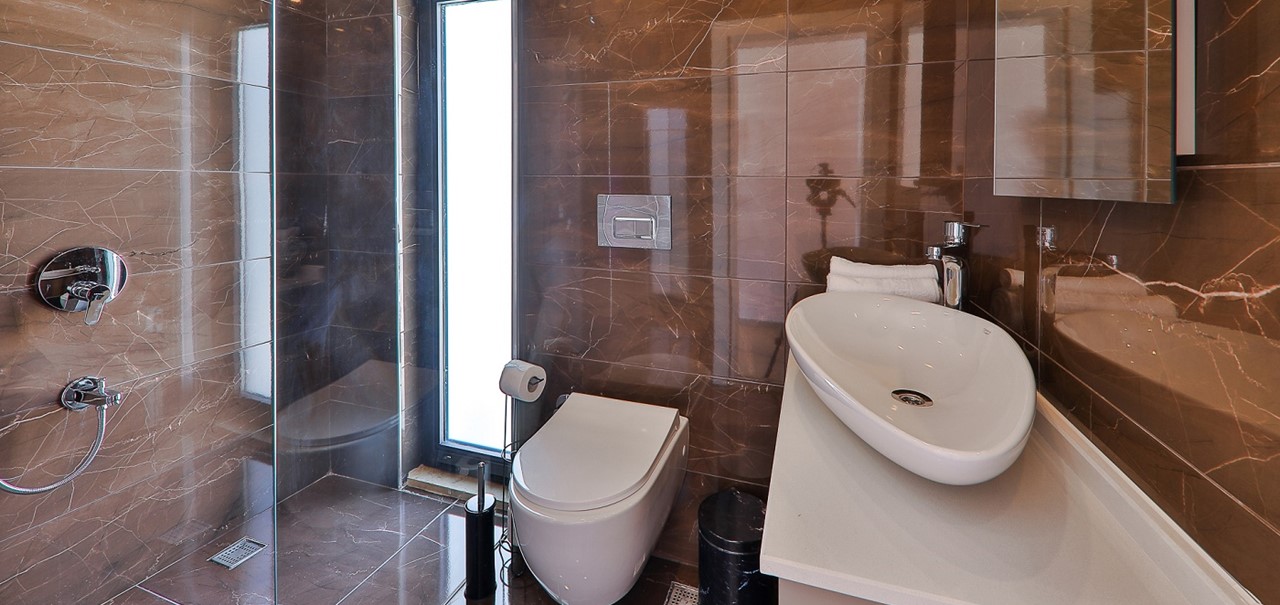 First Floor Bathroom 2