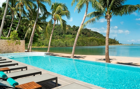 02 Beachfront Pool View