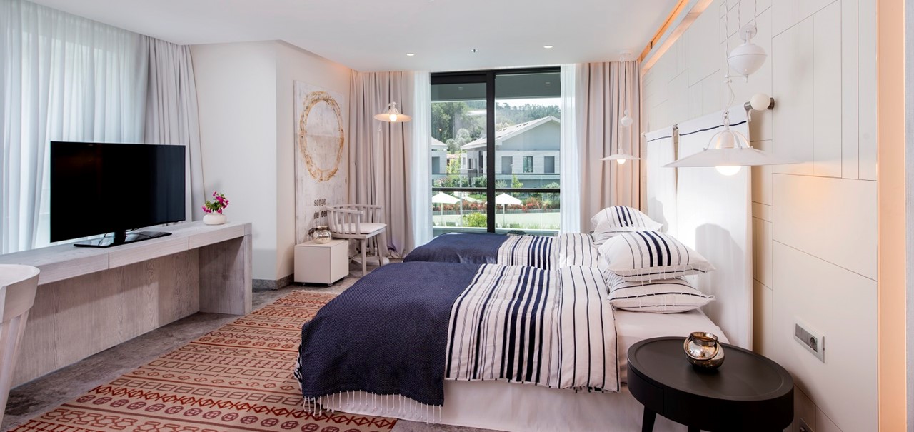 Deluxe Room Twin Bed