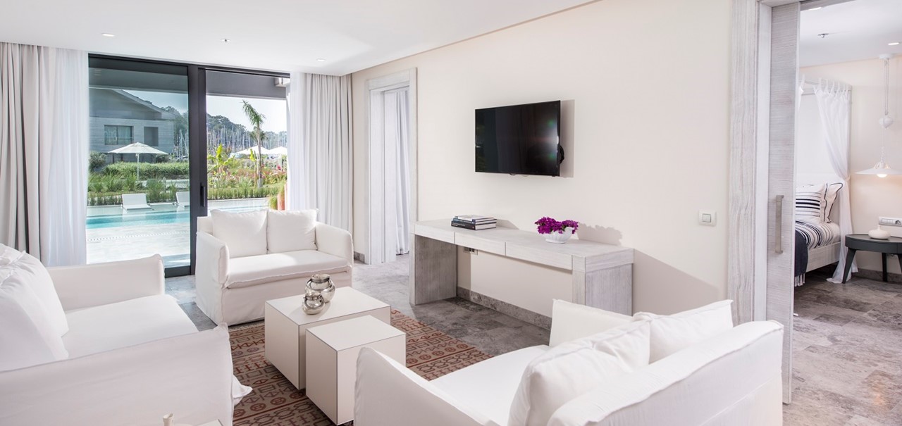 Premier Suite Pool Side