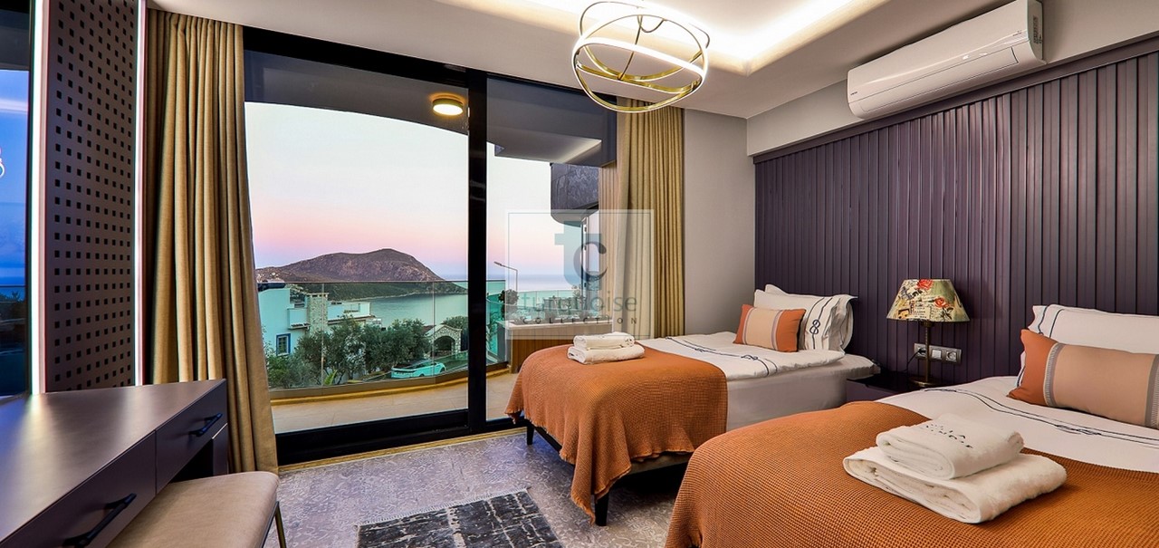 Villa Sandie The Turquoise Collection 57