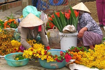 Pak Khlong Flower Market