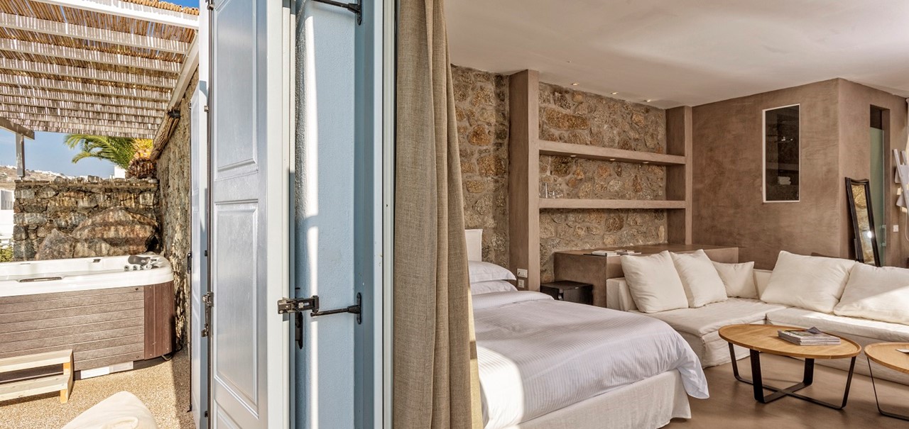 Bedroom With Jacuzzi