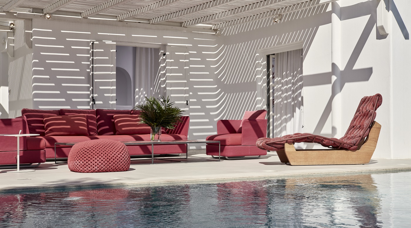 Private Pool And Lounge