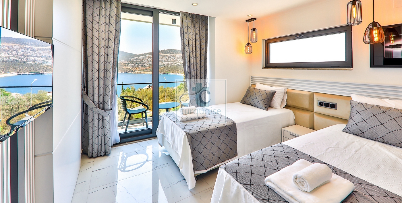 Villa Murphy The Turquoise Collection 4