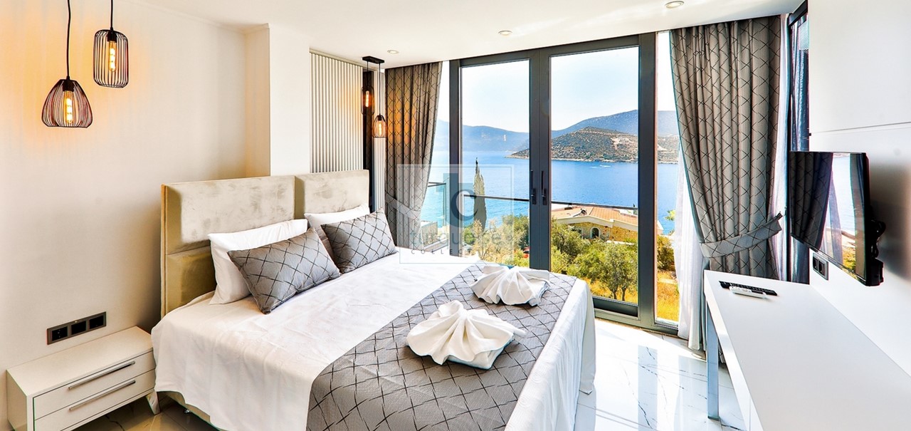 Villa Murphy The Turquoise Collection 6