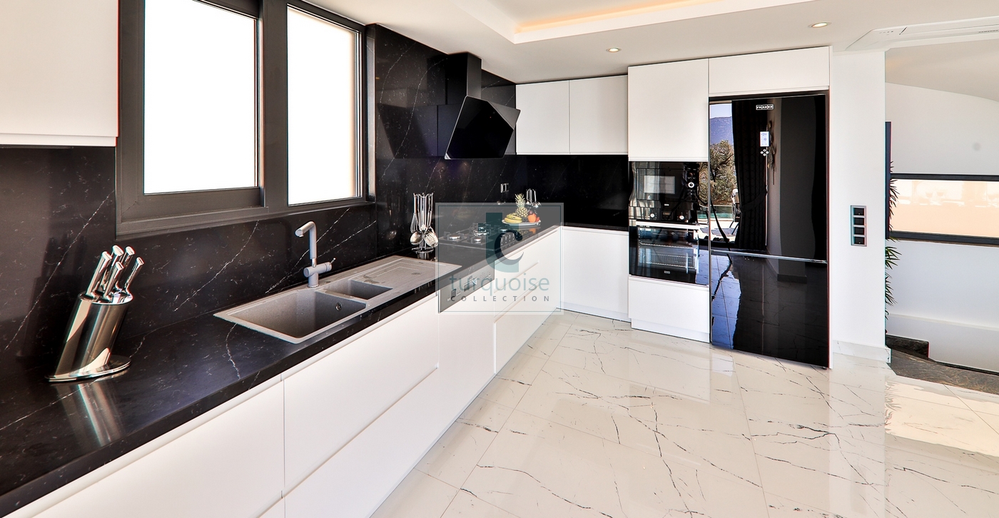 Villa Murphy The Turquoise Collection 13