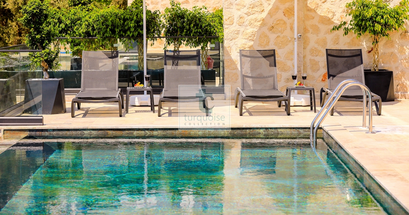 Villa Murphy The Turquoise Collection 25