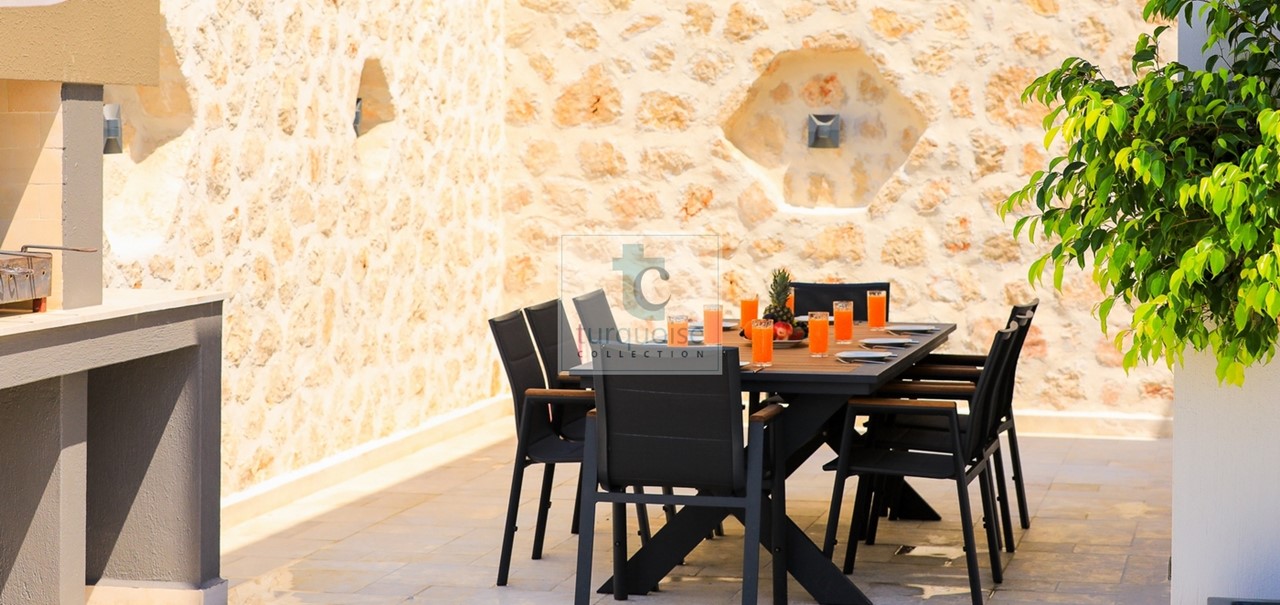 Villa Murphy The Turquoise Collection 32