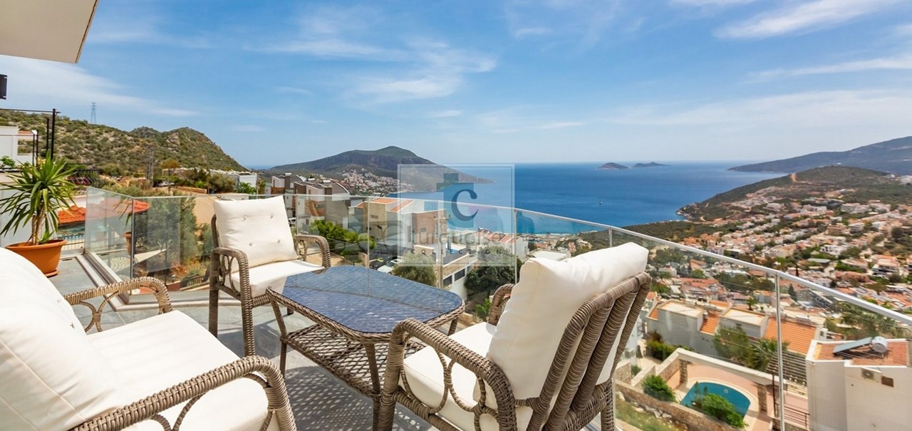 Villa Kahkaha 53 817 Copy