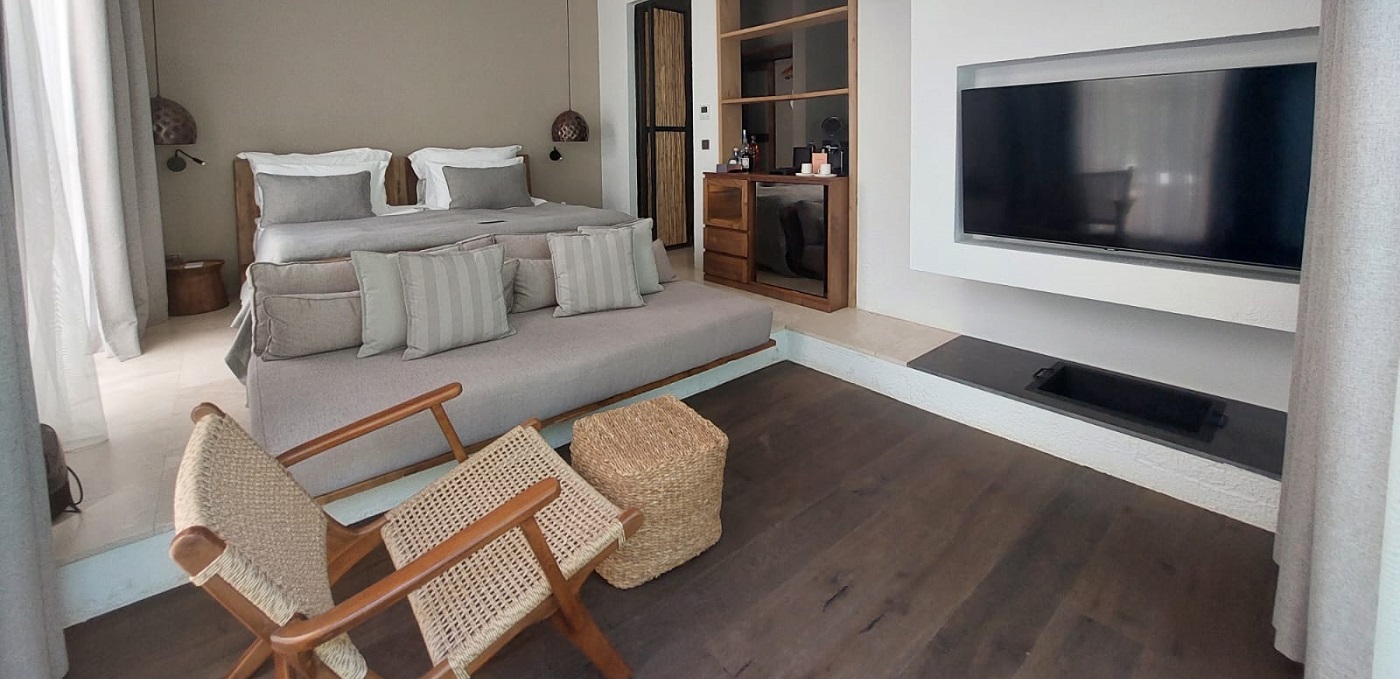 Deluxe Room 2 Carousel