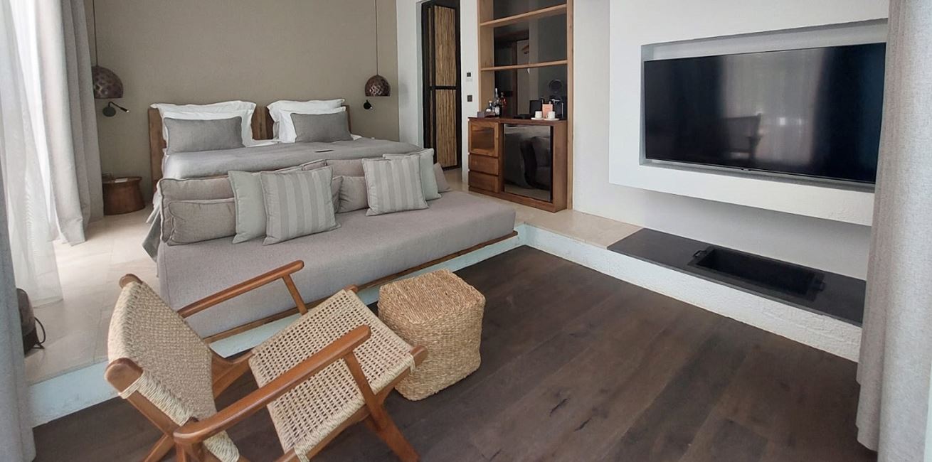 Deluxe Room 2 Carousel