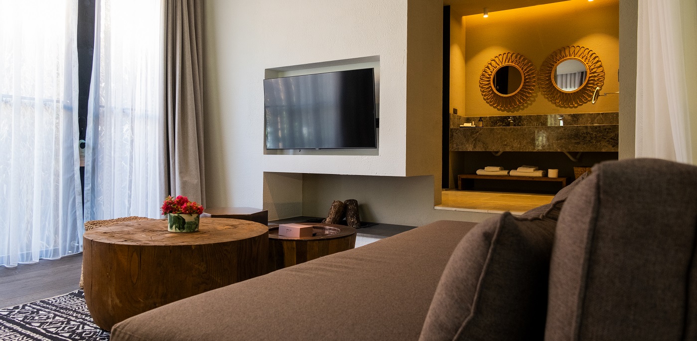 Junior Suite 2 Carousel