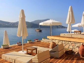 YALI beach-club (2).jpg