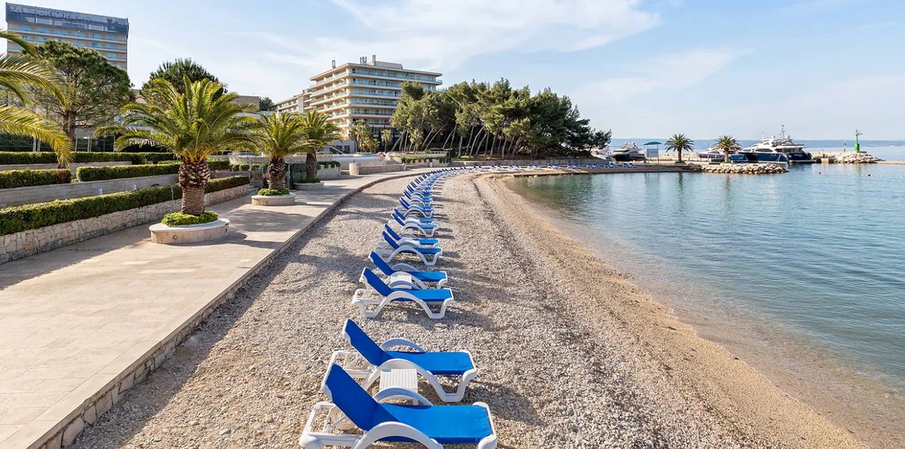 Spumd Beach 8713 Hor Clsc CROPPED