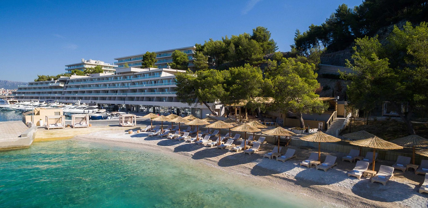 Spumd Gooshter Beachclub View 3325 Hor Clsc CROPPED