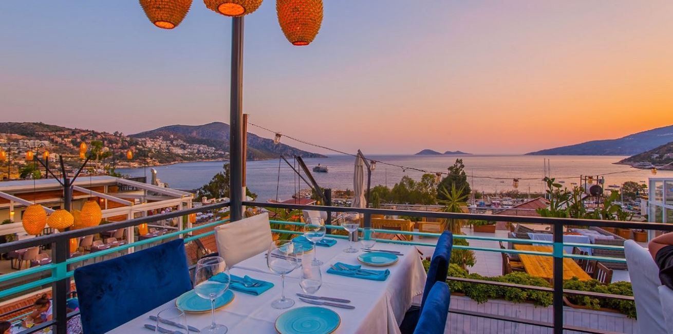 Lal Restaurant Image