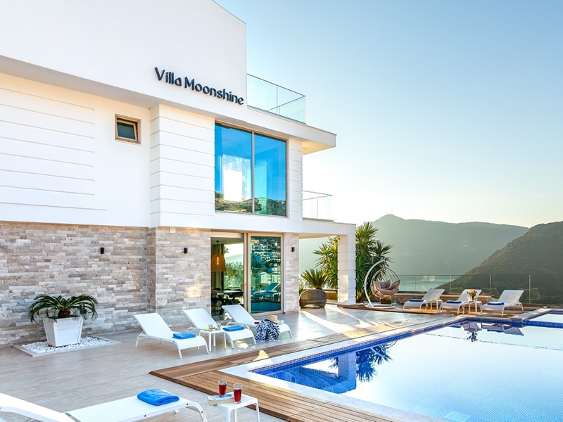 Villa Moonshine 1