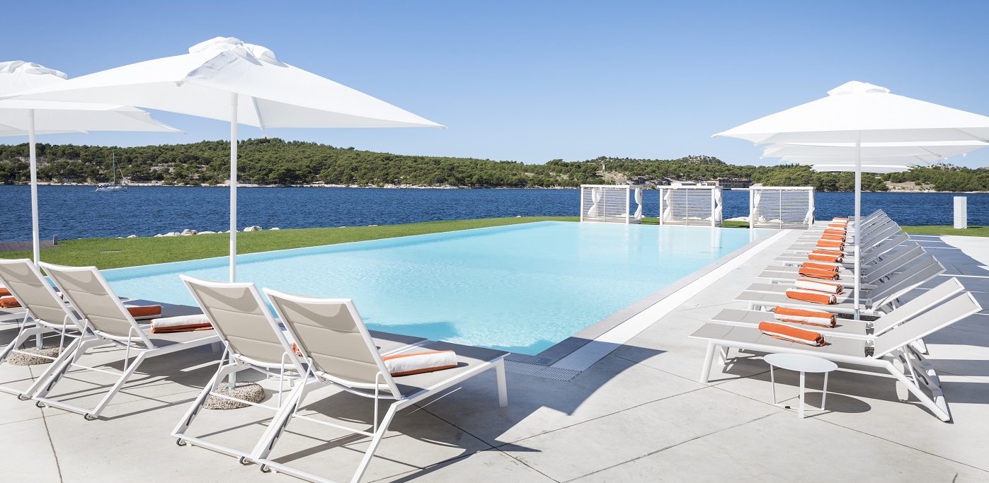 Dresortsibenik Peninsulabargrilswimmingpool02