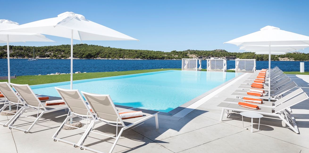 Dresortsibenik Peninsulabargrilswimmingpool02