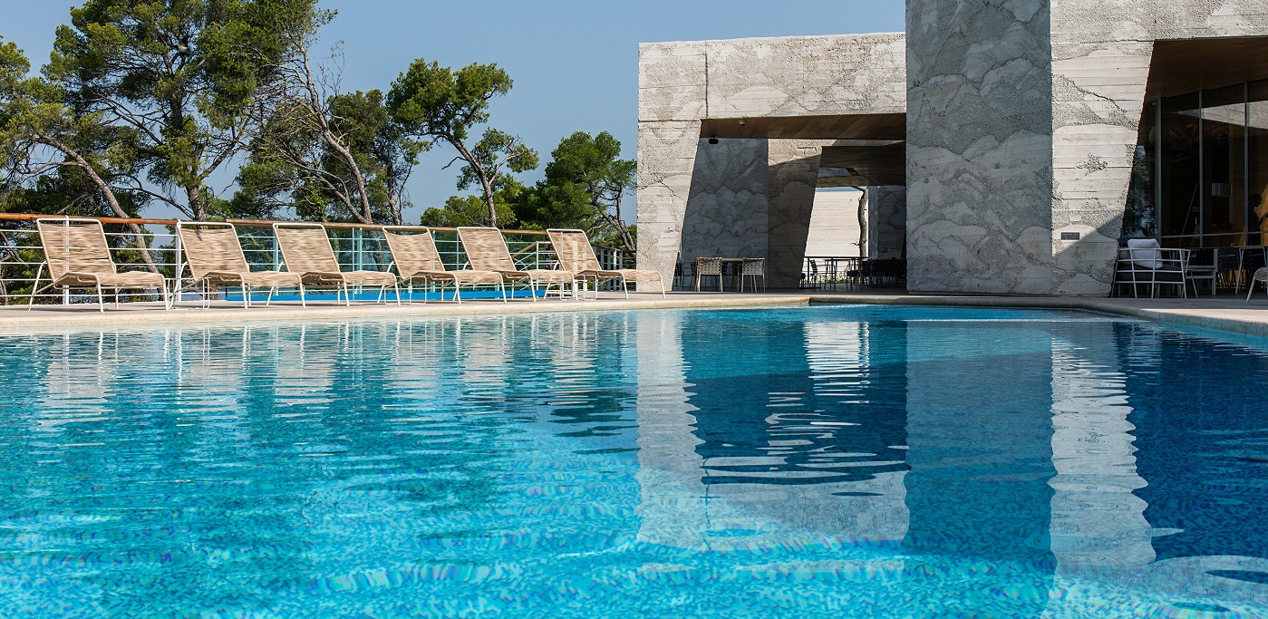 Dresortsibenik Yachtclubswimmingpool03