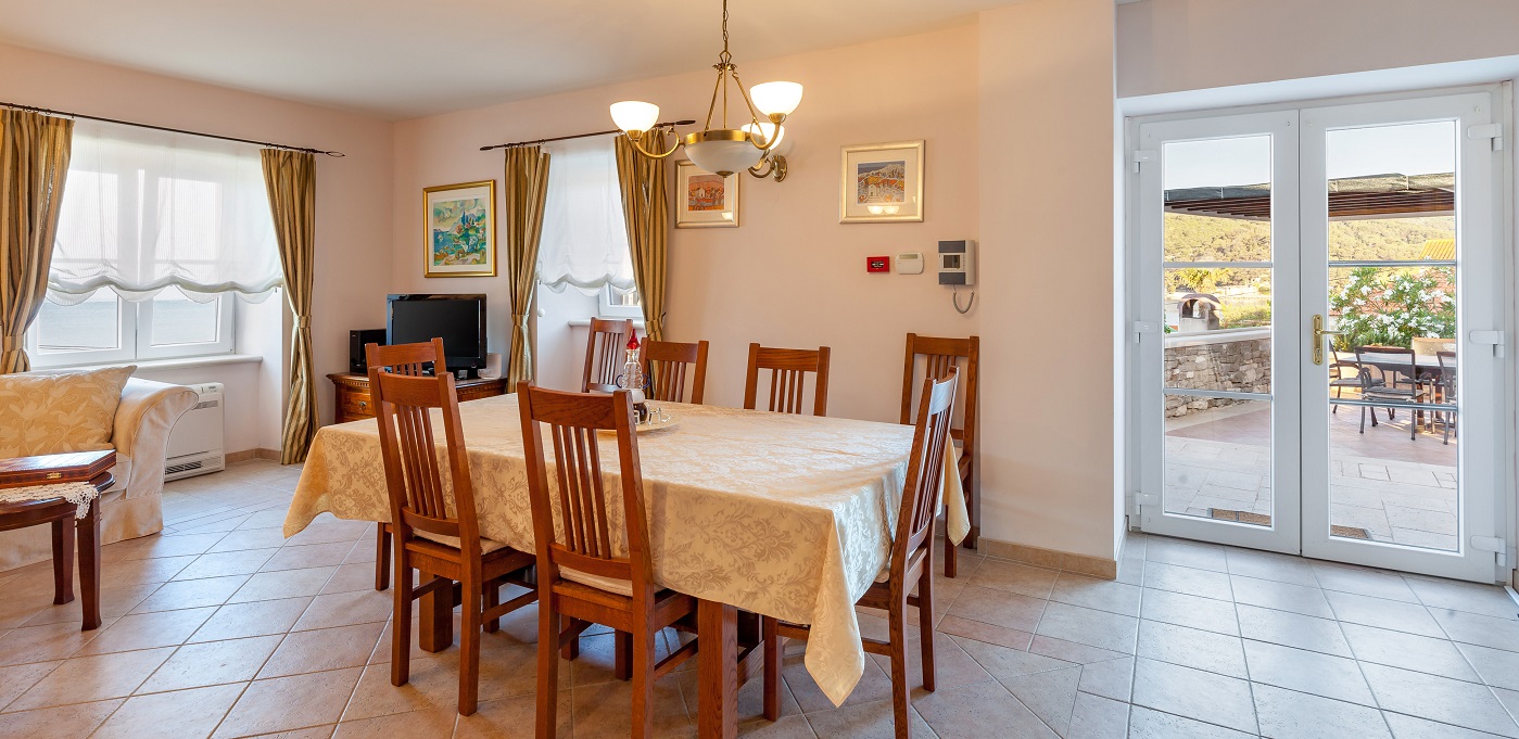 Villa In Sumartin 10