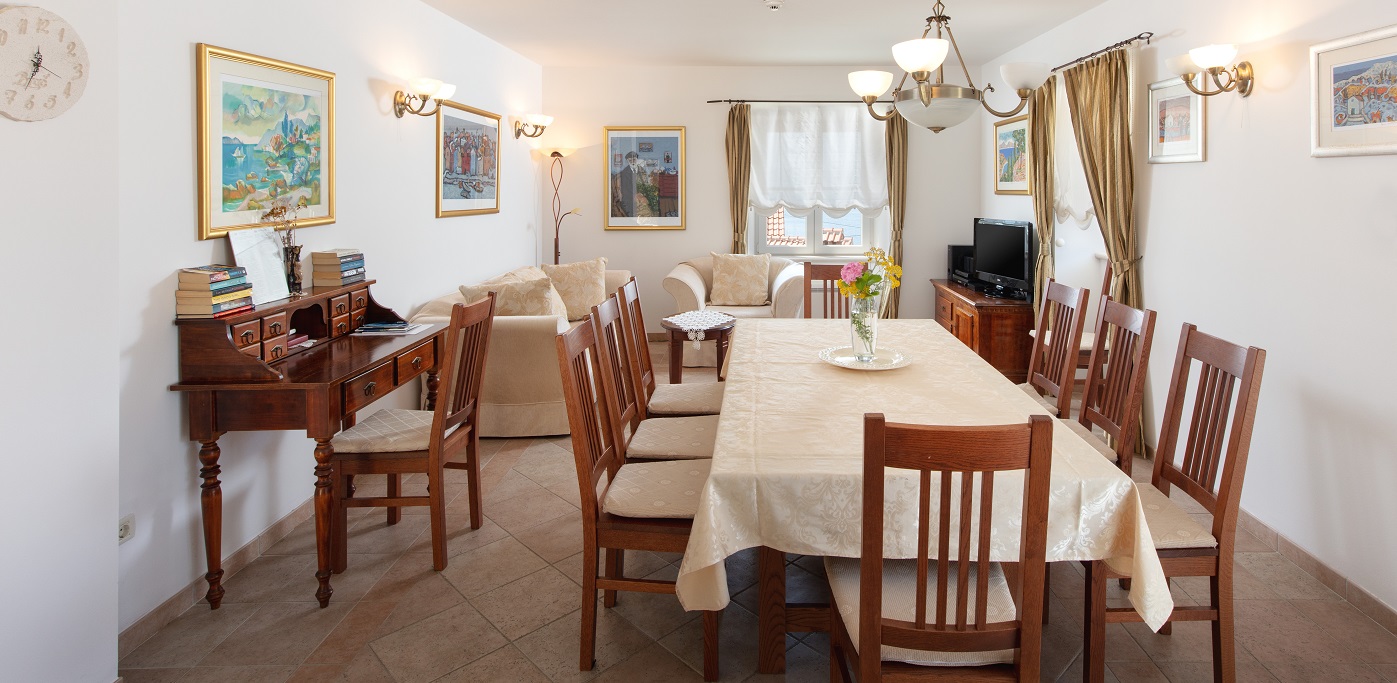 Villa In Sumartin 11