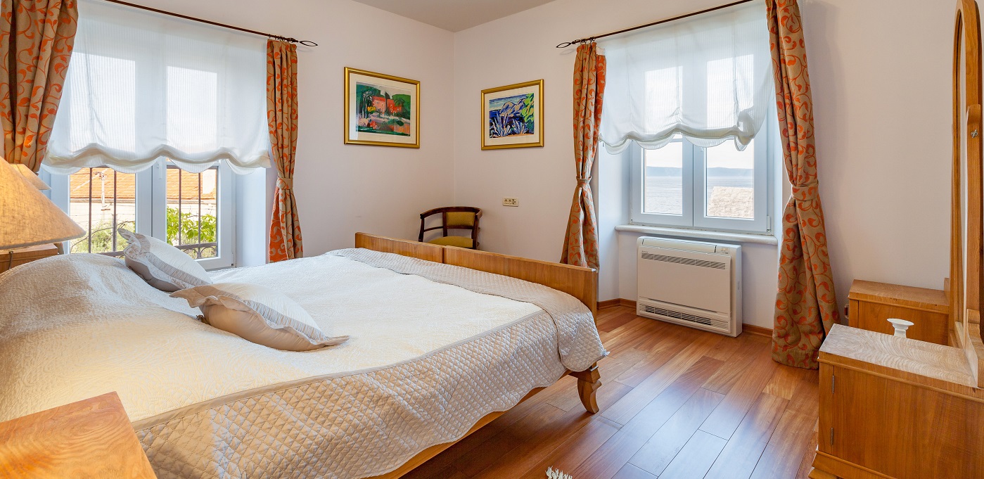 Villa In Sumartin 19