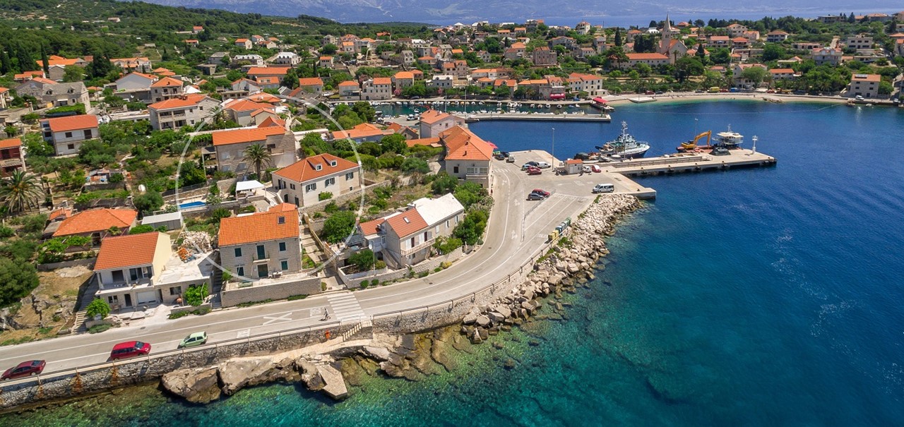 Villa In Sumartin 30