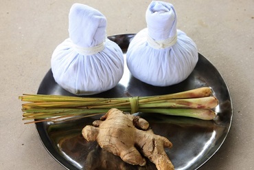 Spa Treatment Thai Herbal Massage