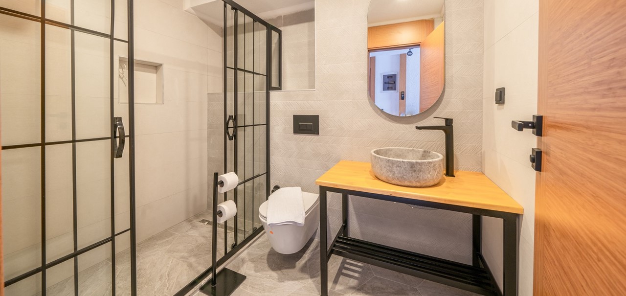 LUPIA SUITES ROOM 201 2