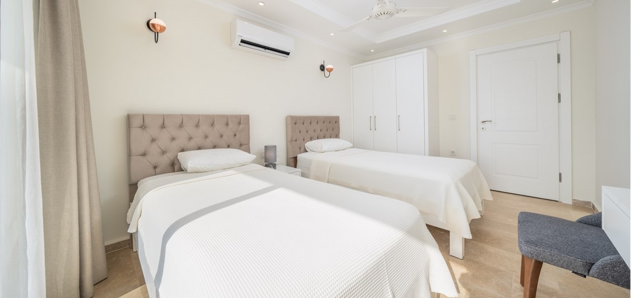 Aqua Marine Apartment 6