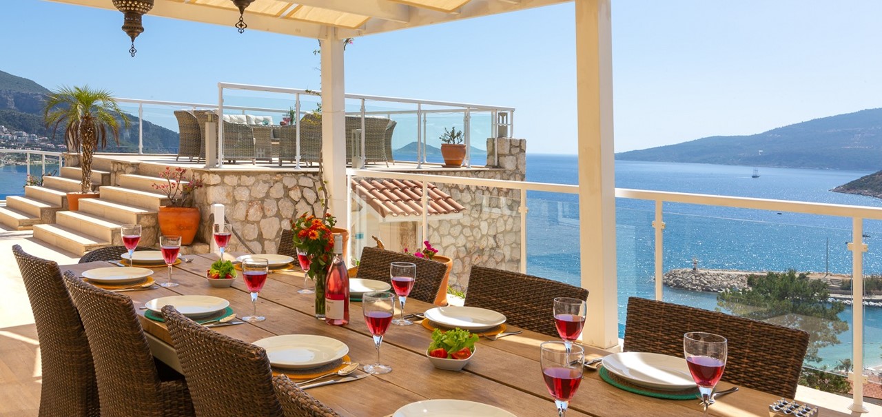 Villa Dolly The Turquoise Collection