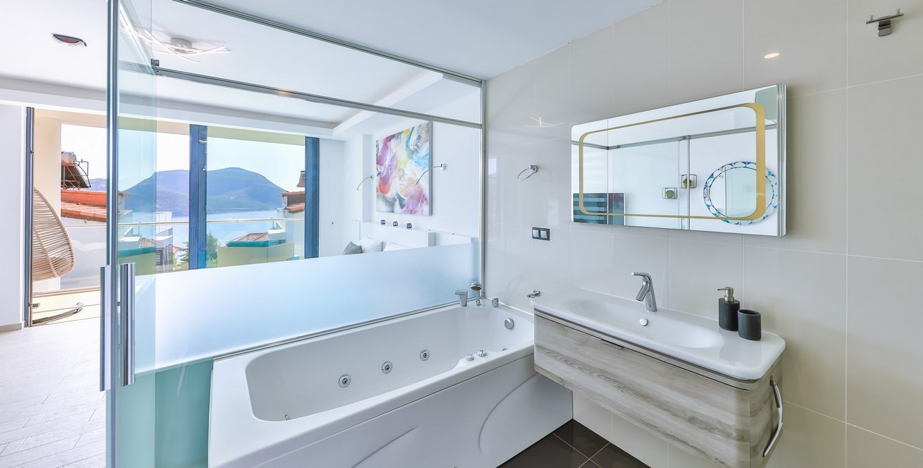 Bed 1 Ensuite From Toilet