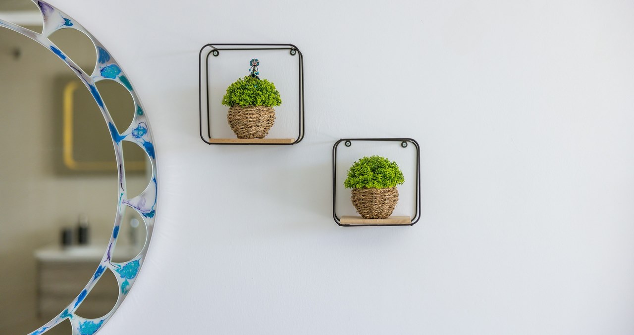 Bed 1 Mirror And Shelves 2