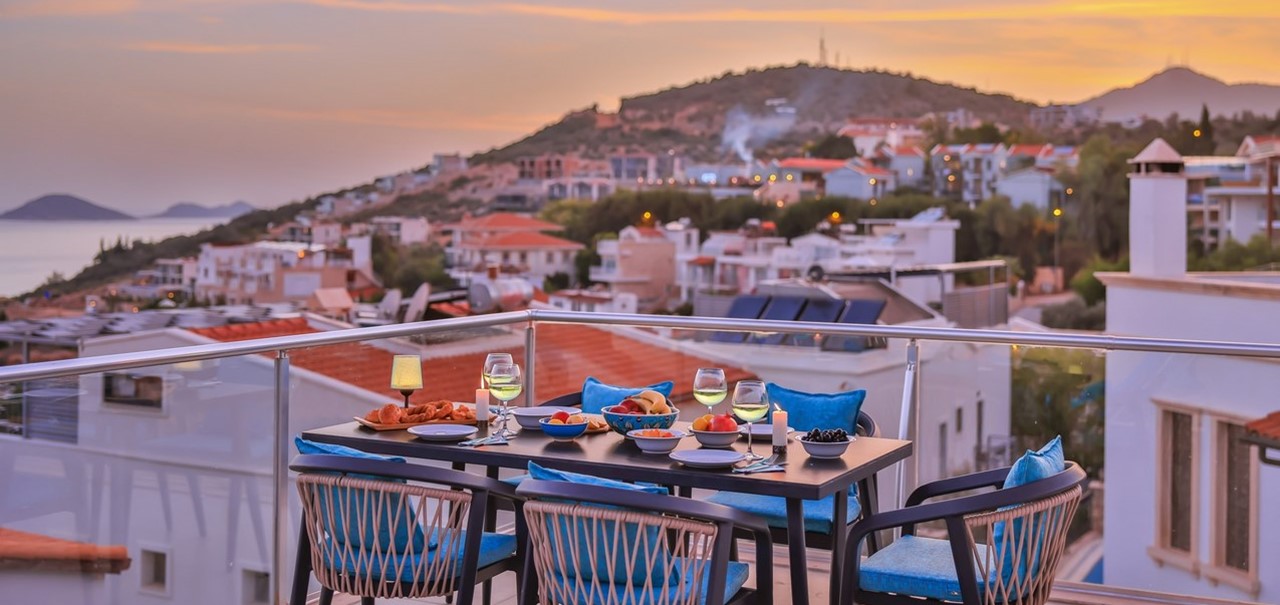 Dining Table To Kalamar At Dusk