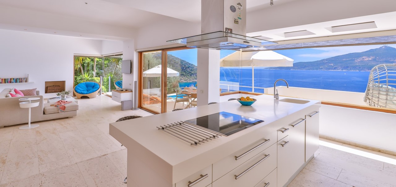 Ying And Yang Villa Mahal 1