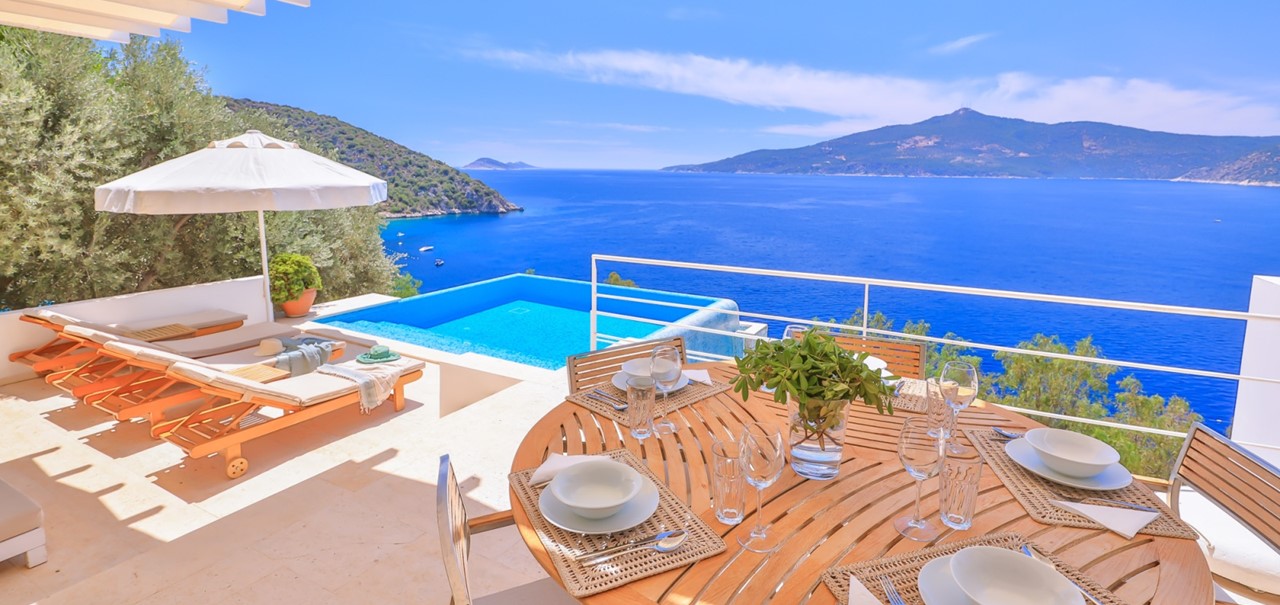 Ying And Yang Villa Mahal 2