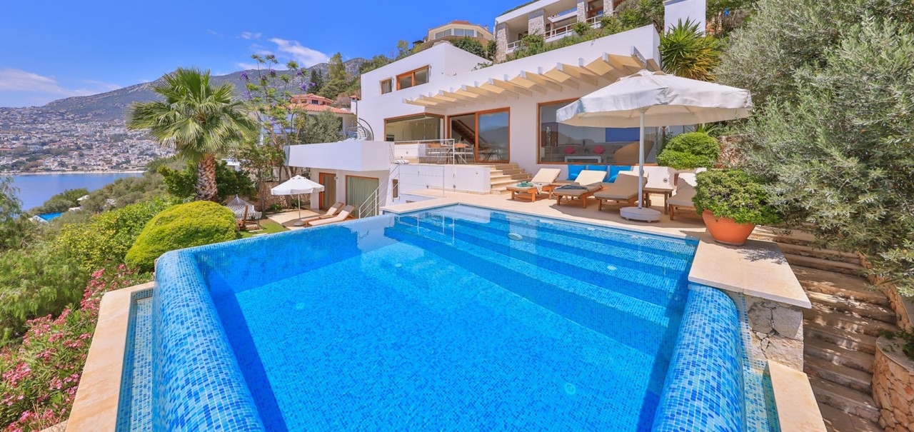 Ying And Yang Villa Mahal 4